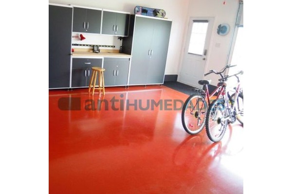 suelo interior con pintura de poliuretano roja