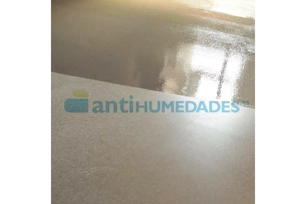 Resina de Poliuretano PU Alifatico Sopgal con acabado incoloro para suelos de microcemento o pintados con pintura de poliuretano
