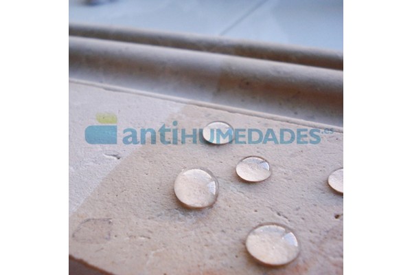Hidrófugo Consolidante Idroless: impermeabiliza y compacta las superficies impiediendo su disgregación