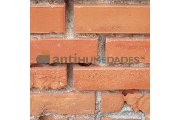Revitalizador Consolidante Silcox DM en pared de ladrillo