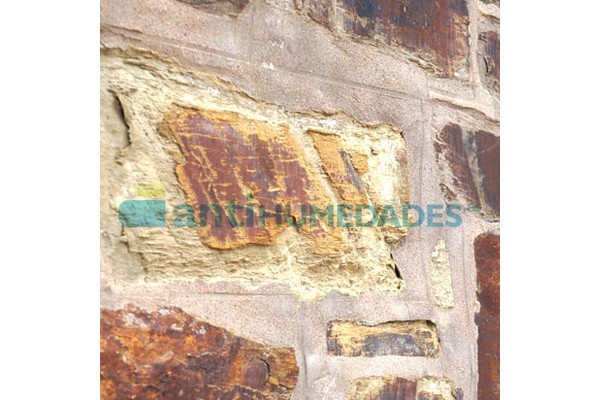 Hidrófugo Consolidante Fort Idroless para compactar e hidrofugar paredes de piedra