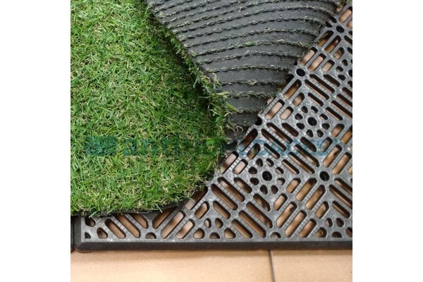 loseta antihumedad de polipropileno gris como base para suelos o para colocar césped artificial