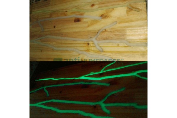decoración con foton-rigid en mesa de madera con incrustaciones fotoluminiscentes