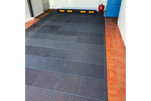 Loseta autoventilada reforzada PVC para garajes