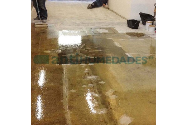 Imprimación para aplicar en suelos antes de impermeabilizar