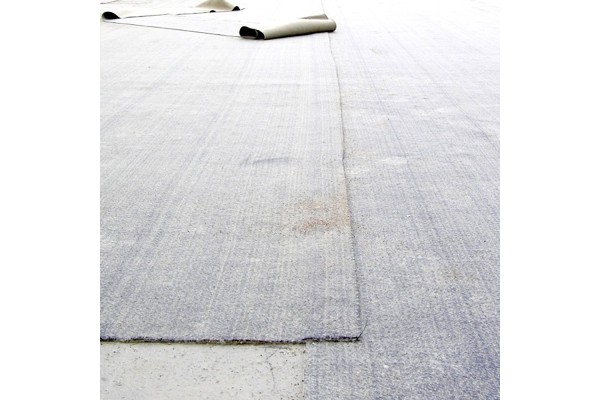 Mantas de bentonita con solapes para impermeabilización duradera