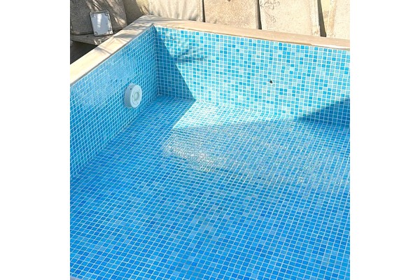 Impermeabilización transparente de poliuretano especial para piscinas de gresite o baldosa