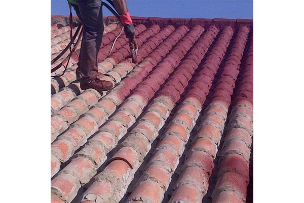 Aplicación de pintura de corcho Sopgal proyectado sobre tejado