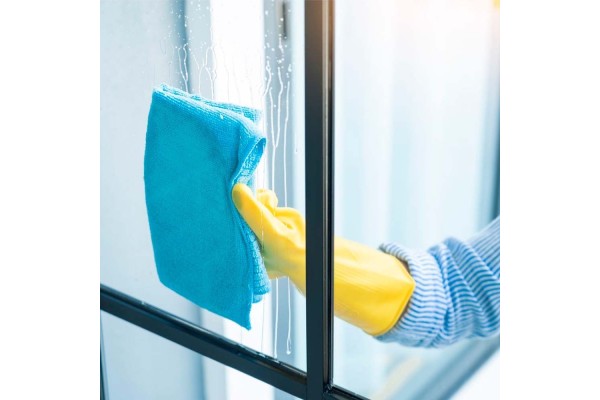 Limpieza de hidrófugo en cristal con limpiador Sopgal
