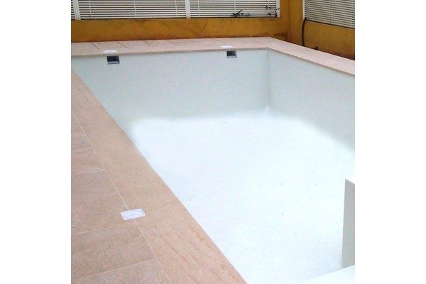 Disolvente para diluir pintura resistente al estancamiento de agua