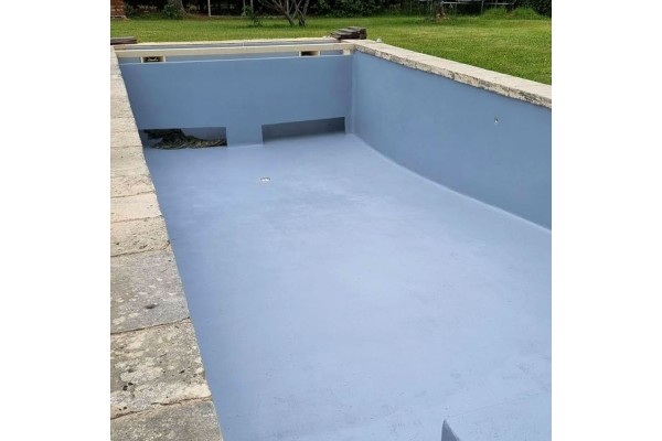 Pintura impermeabilizante de poliuretano color a medida para piscina