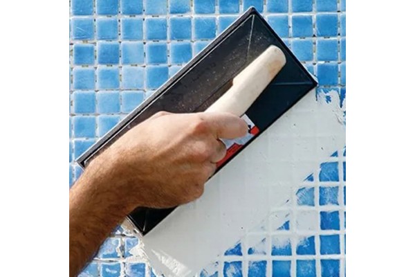 Mortero Imperjunta Flex de Idroless para reparaciones en piscinas