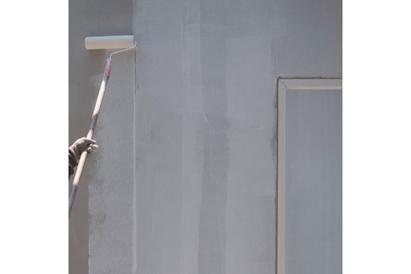 Pintura gris para proteger fachadas contra la humedad