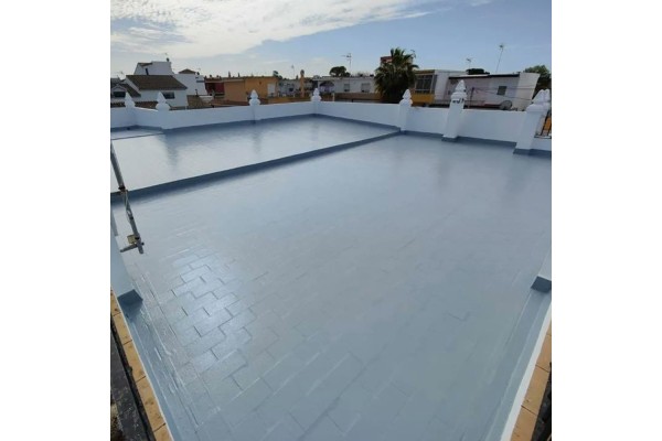 Terraza gris muy resistente y elástica con Pintura de Caucho con Fibras