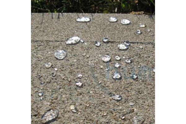 Hidrofugante para suelos de materiales absorbentes como piedra