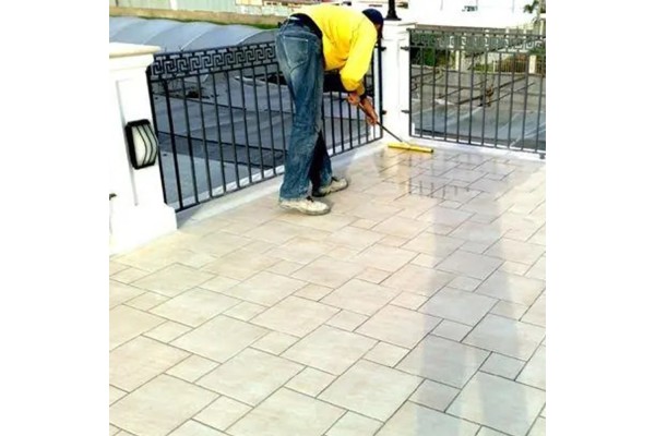 Impermeabilizante Magic Terrace de Idroless acaba con las filtraciones de agua desde balcones y terrazas