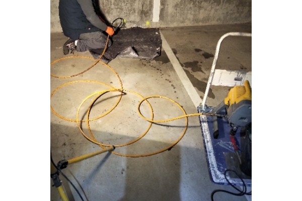 Inyección de resina acuarreactiva para evitar filtraciones de agua