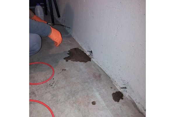 Resina Acuarreactiva para taponado y sellado de grietas