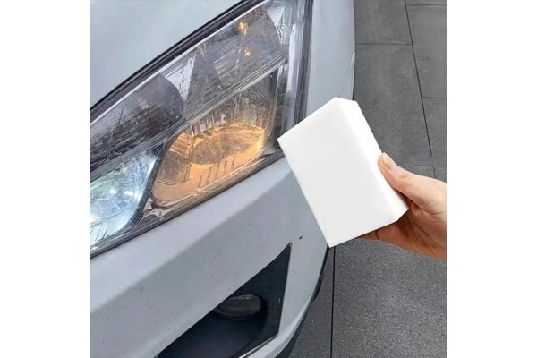 Limpieza de faros de coche con esponja mágica sopgal