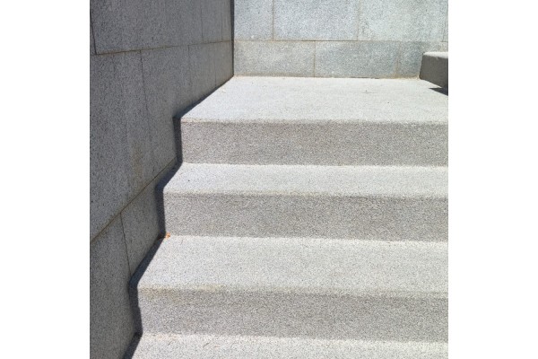 Polipiedra Sopgal: molienda de piedra mezclada con resina para impermeabilizar y decorar en interior y exterior