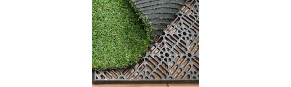 Losetas antihumedad de materiales resistentes y con anclaje fácil y rápido para evitar pisar el agua en suelos