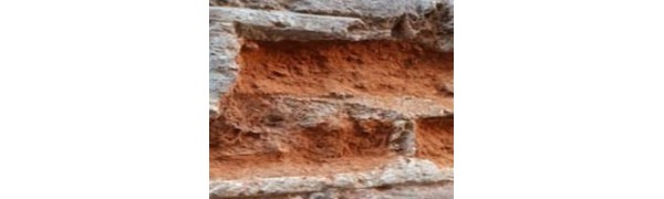 Evita que paredes, suelos o tejados se disgreguen y suelten arenillas con el paso del tiempo gracias a los productos consolidantes de superficies