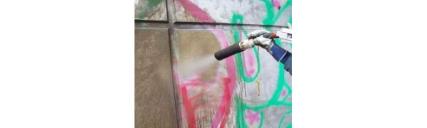 Limpiador de pintadas con rotulador, spray, tintas y graffitis