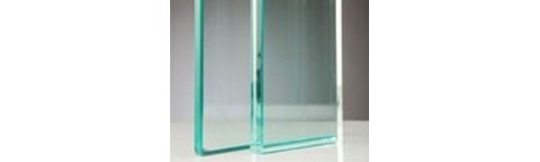 Limpiadores e hidrofugantes específicos para el mantenimiento de las superficies de vidrio y cristal