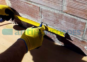 Prepara la superficie con humedades para aplicar Creamsilan 80-600