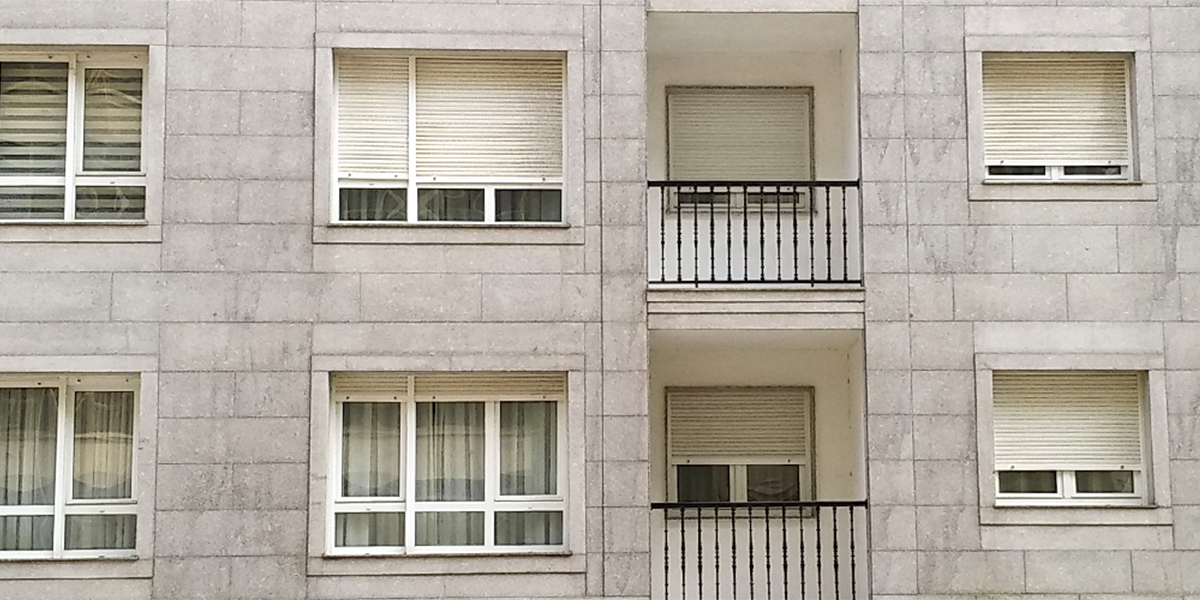 Limpiador de hidrofugante para gres, piedra y materiales de construcción