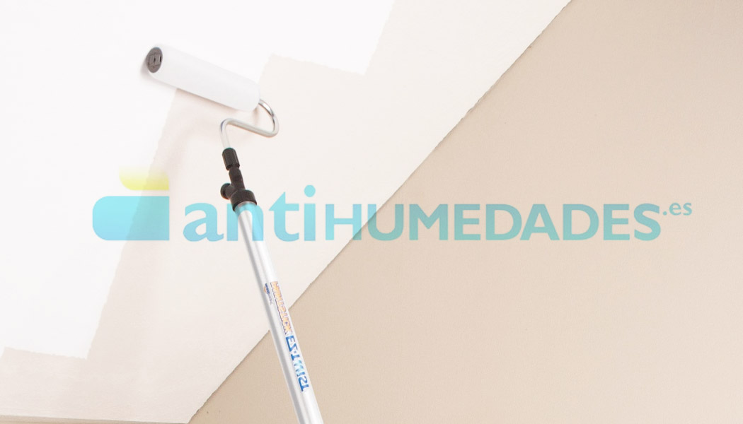 aplicar pintura térmica en techo con humedades por condensación.