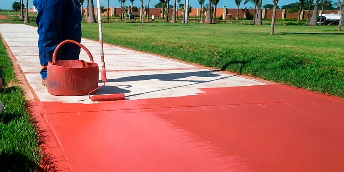 Aplicación de pintura después de mezclarlo con disolvente de poliuretano Sopgall