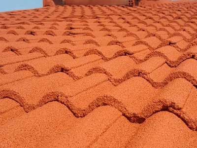 Acabado de corcho proyectado sobre un tejado