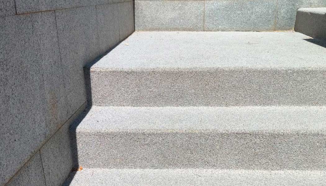 Pintura efecto piedra en suelos resistente al tránsito