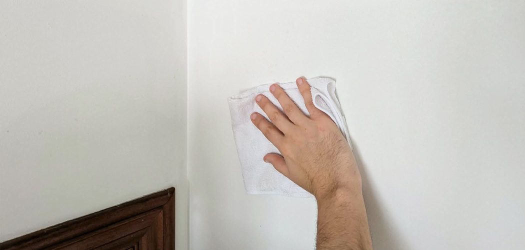 Limpieza de pared para aplicación de pintura de cal